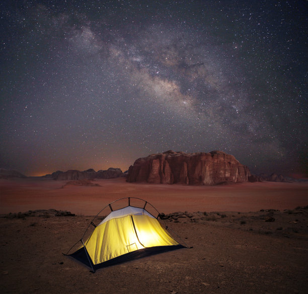 夜晚的沙漠星空