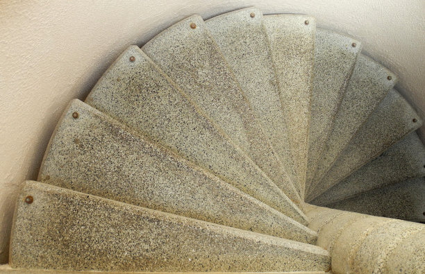水泥螺旋楼梯