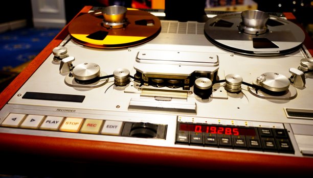 旧式录音机