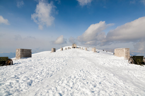 雪景天空建筑背景