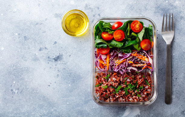 荤素搭配的美味盒饭