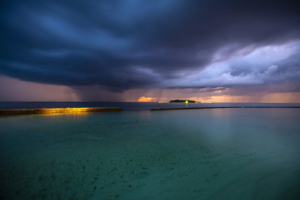 雨后的海岸