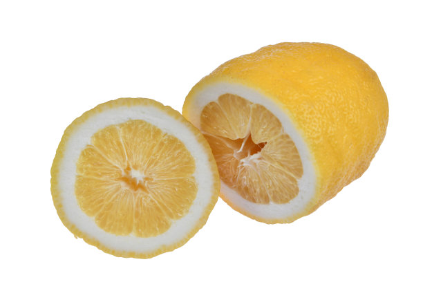 桌子上的柠檬特写