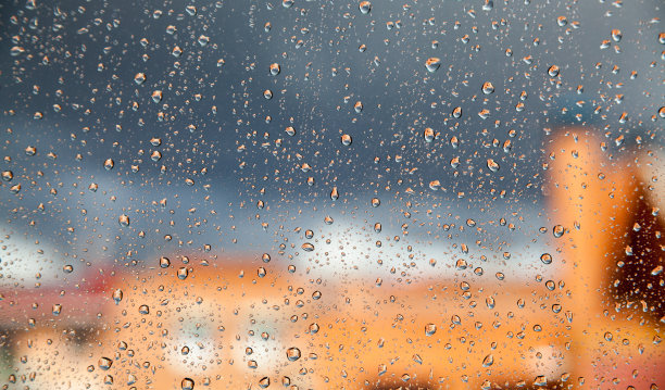 高清玻璃雨滴