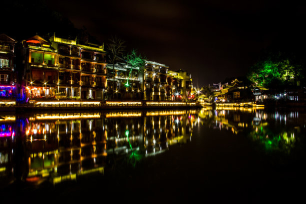 凤凰古城夜景