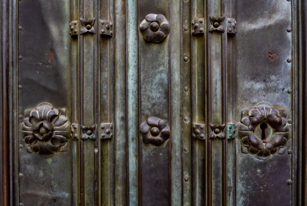 铜锁,旧门