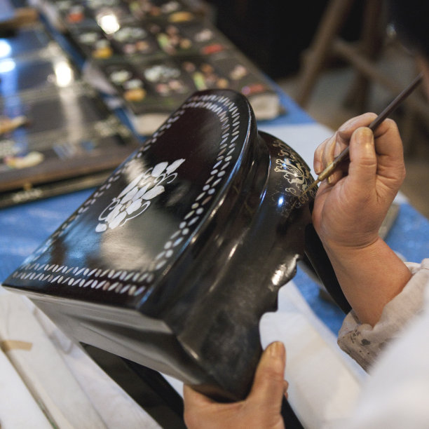 lacquer