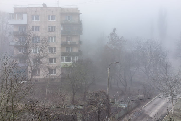 雾霾中都市