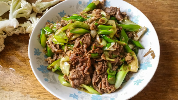 烤羔羊肉