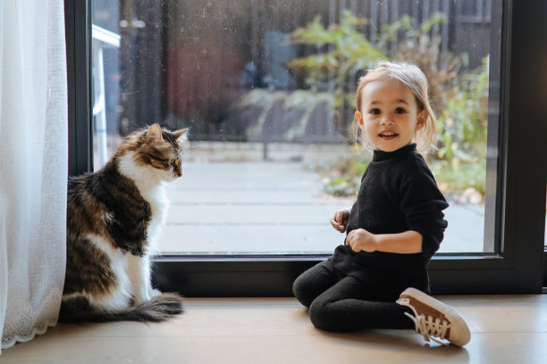 可爱猫咪小女孩