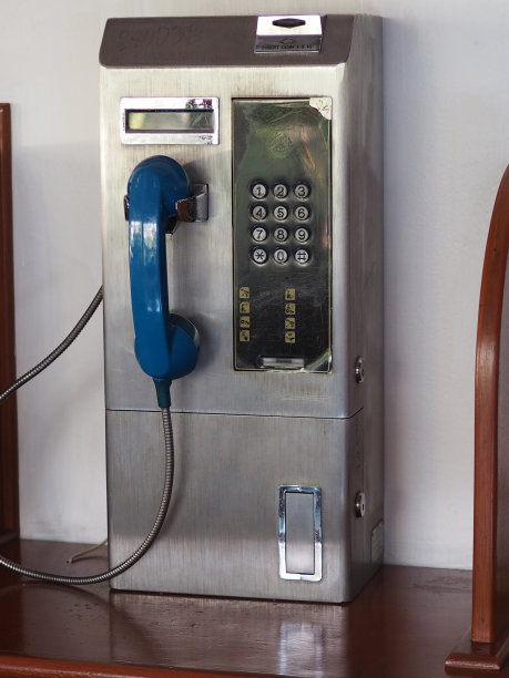 老式公用电话机