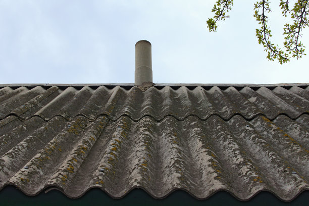 石棉瓦屋顶