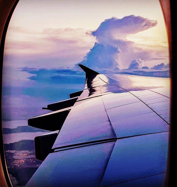 飞机上拍摄云彩