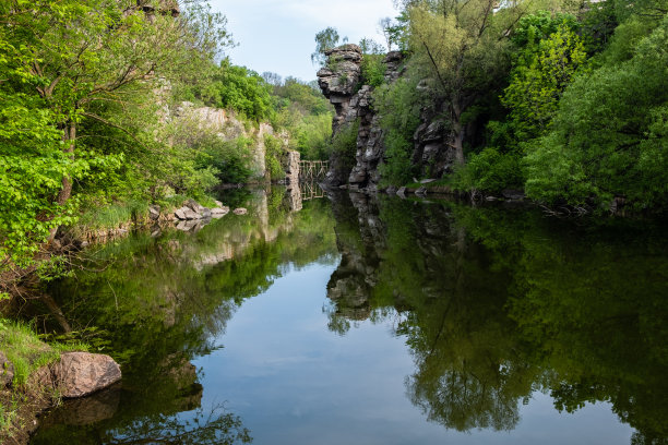 山峦水道