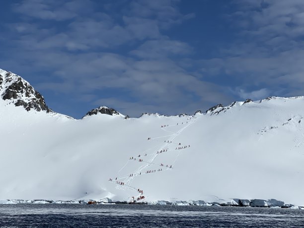 雪峰 山脉 积雪 山顶 阳光