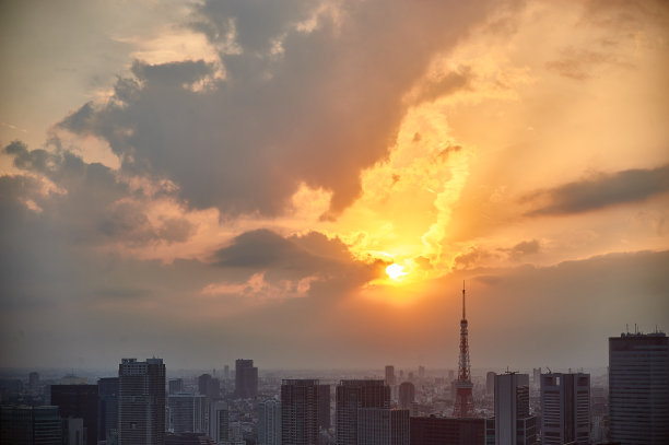 夜幕降临时刻