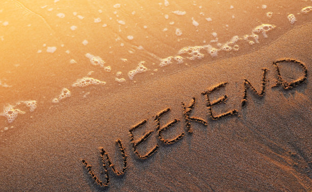 沙滩上的字