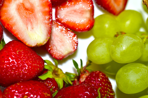 草莓与葡萄