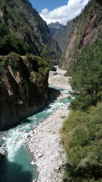 户外河流岩石山崖