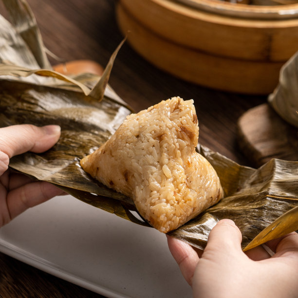 餐厅吃粽子