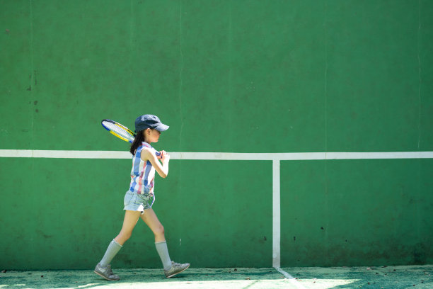 网球对墙练习