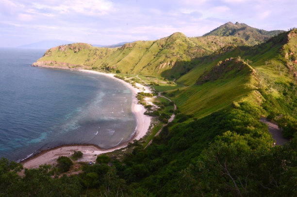 山崖阳光背景图