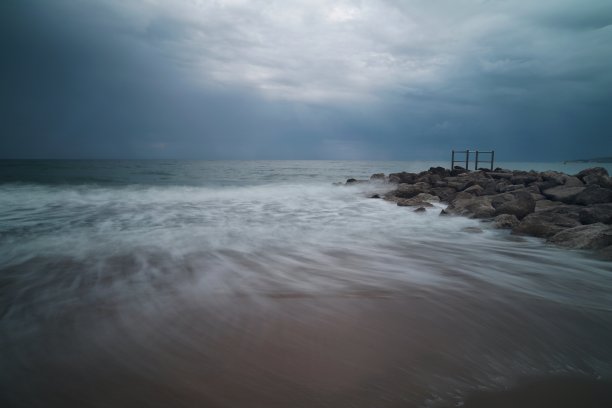 雨后的海岸