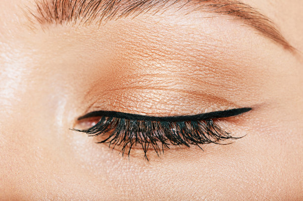 mascara