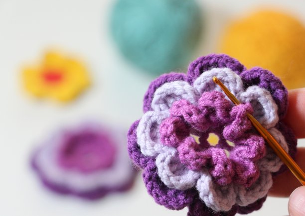 精美紫色绿色圆形花纹图案