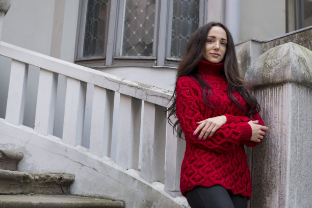 红衣图案优雅美人