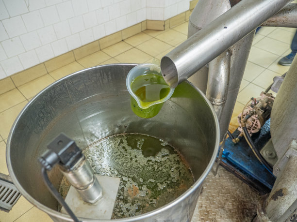 传统榨油花生油