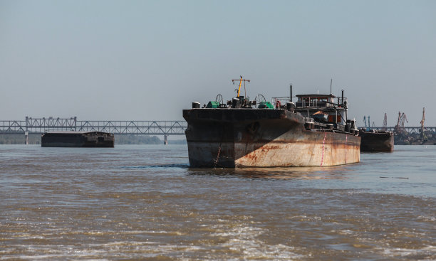 barge