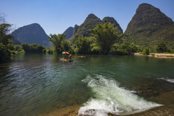 中国广西桂林阳朔遇龙河夏日风光