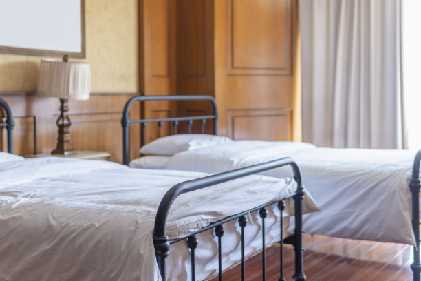 简约现代风格温馨卧室