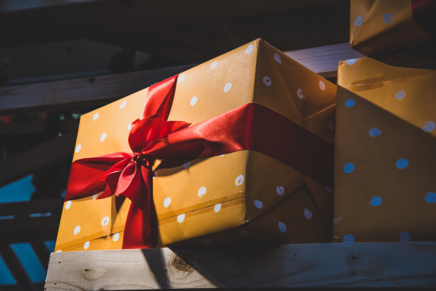 绿色包装盒创意礼品盒