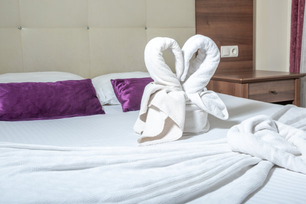 简约现代风格温馨卧室