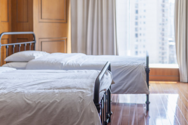 简约现代风格温馨卧室