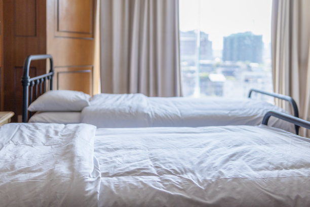 简约现代风格温馨卧室