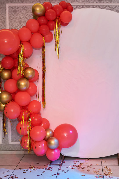 一束红色气球装饰素材