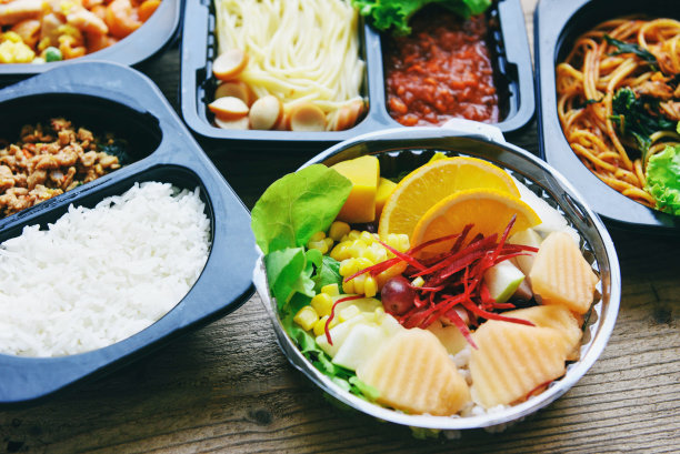 荤素搭配的美味盒饭