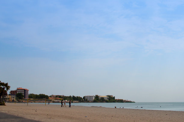 亚丁湾