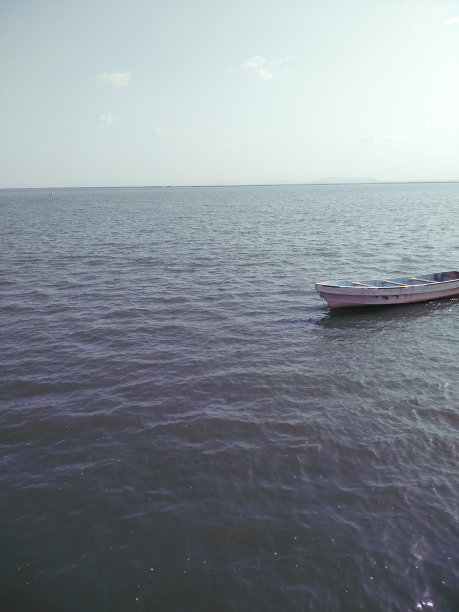 亚丁湾
