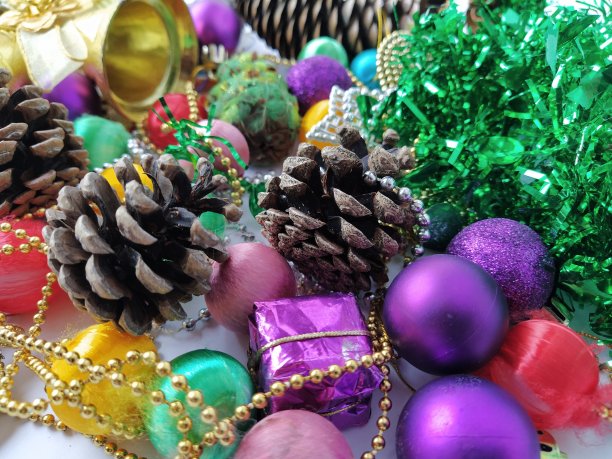 复古装饰品,红色和金色颜色