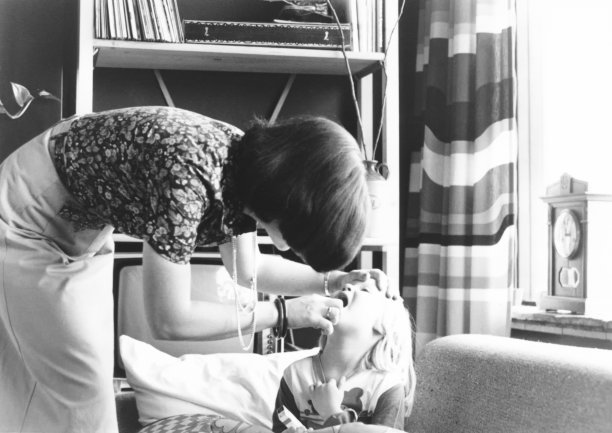 1977