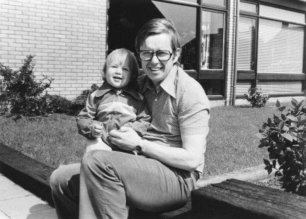 1976