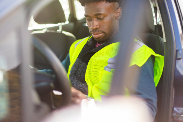 培养建设者接班人