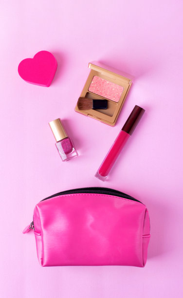 美妆化妆品粉色背景