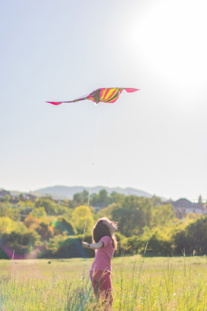 放风筝的小女孩
