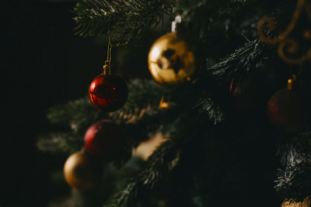 复古装饰品,红色和金色颜色