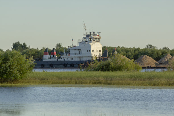 barge